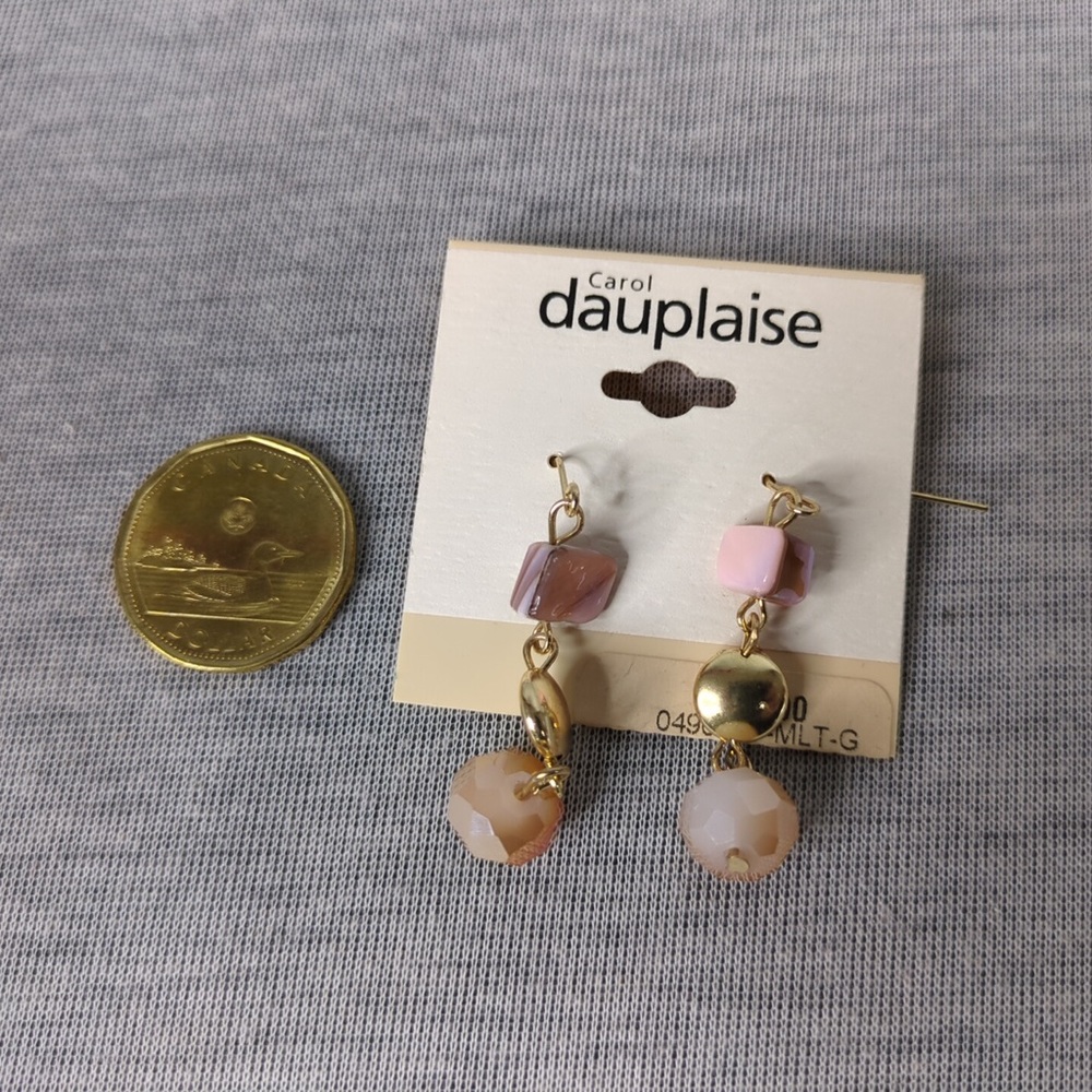 Lot of Earrings, Pin and Ring - Picture 3 of 9